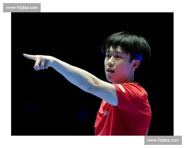 王楚钦笑对互动丢分！1-0 呼喊点燃胜负欲，国乒顶流上演反差萌